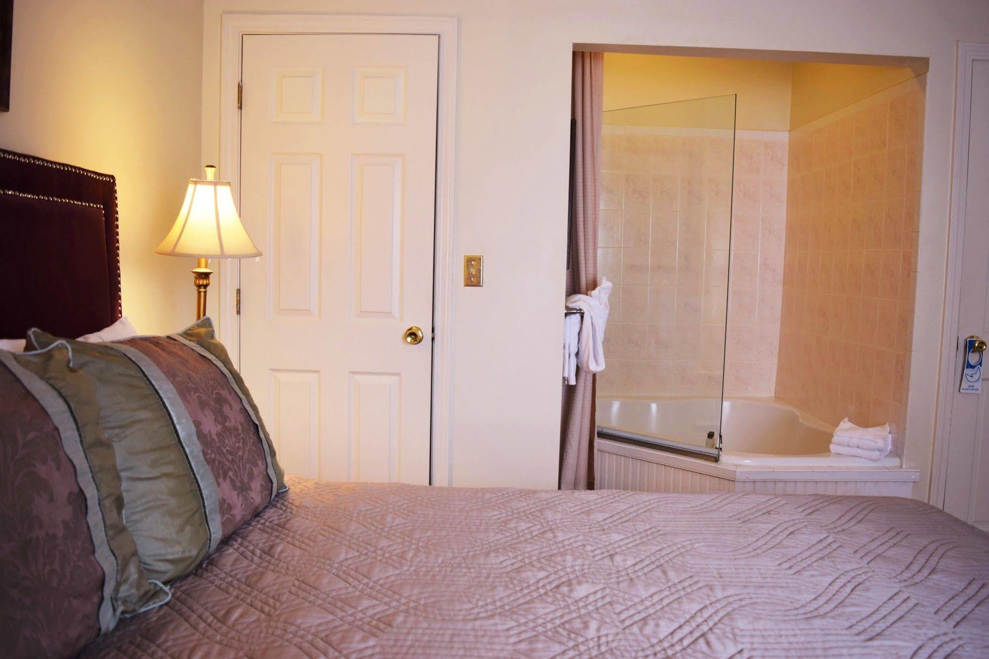 Couette-café On Bellevue (adults Only) 2*