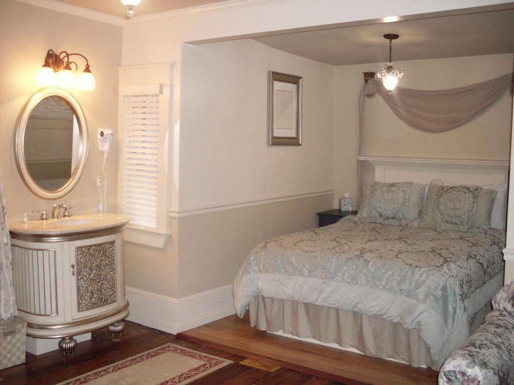Couette-café On Bellevue (adults Only) 2*